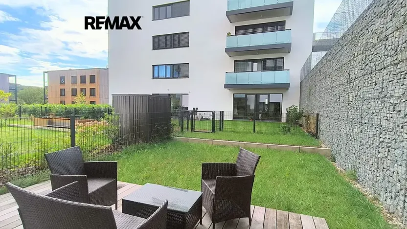 Pronájem bytu 1+kk, Praha - Smíchov, Podbělohorská, 39 m2