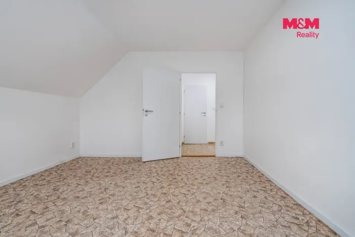 Prodej rodinného domu, Praha - Horní Počernice, Jasenná, 292 m2
