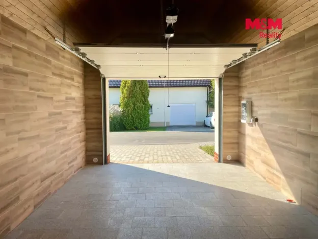 Pronájem garáže, Hradec Králové - Svinary, 28 m2