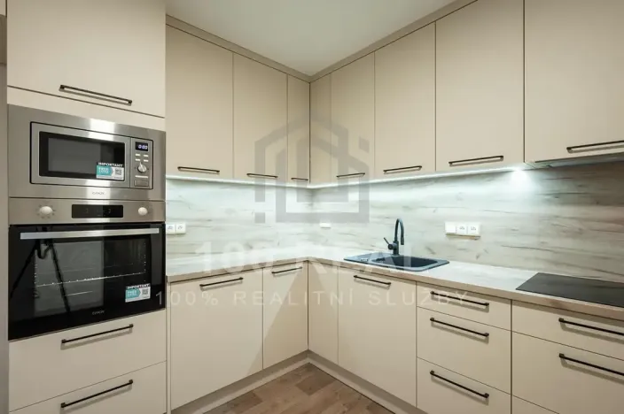 Pronájem bytu 3+1, Nové Město nad Metují, Nad Stadionem, 74 m2