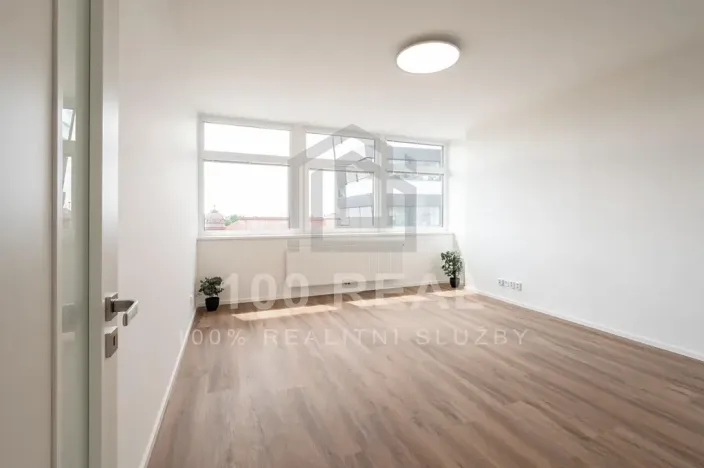 Pronájem bytu 2+kk, Pardubice, třída Míru, 51 m2
