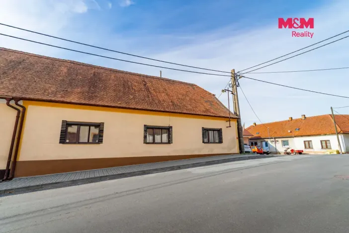 Prodej rodinného domu, Hostim, 130 m2