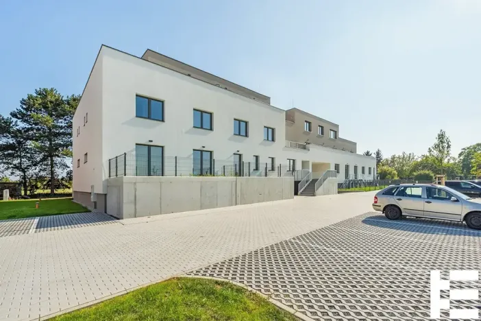 Prodej bytu 1+kk, Praha - Satalice, Za Novákovou zahradou, 33 m2