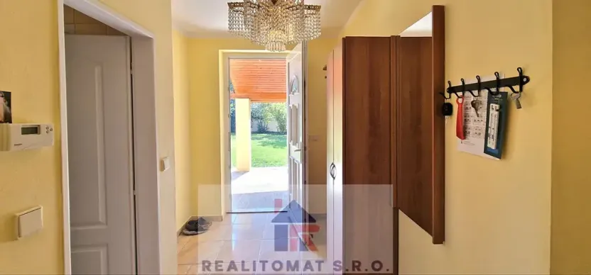 Pronájem rodinného domu, Šestajovice, Ve Skále, 160 m2