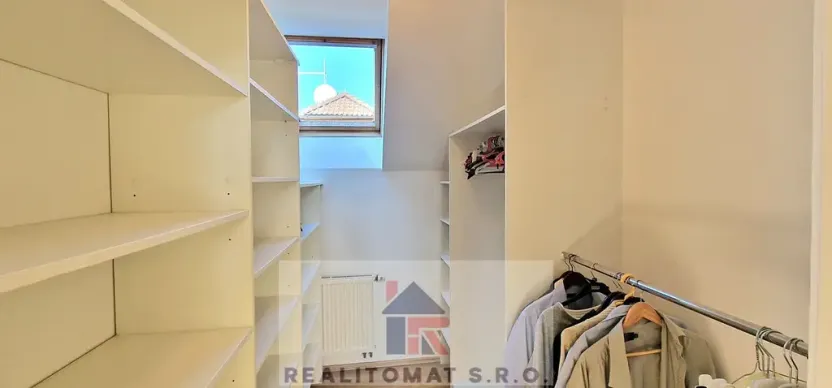 Pronájem rodinného domu, Šestajovice, Ve Skále, 160 m2