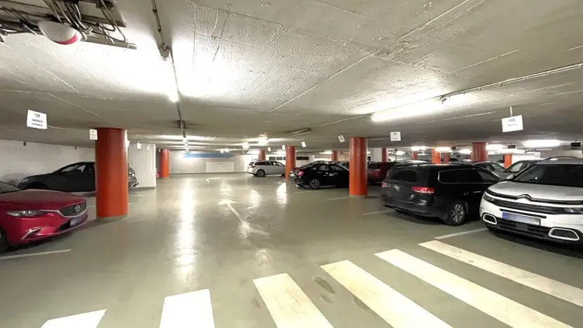 Pronájem kanceláře, Praha - Holešovice, Dělnická, 1252 m2