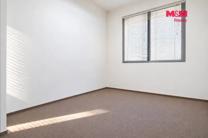 Pronájem bytu 2+1, Praha - Vysočany, Pod pekárnami, 61 m2