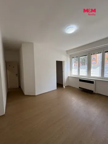 Pronájem bytu 1+kk, Plzeň - Doubravka, Masarykova, 35 m2