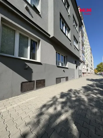 Pronájem bytu 1+kk, Plzeň - Doubravka, Masarykova, 35 m2