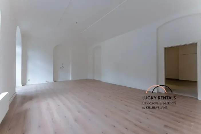 Pronájem obchodního prostoru, Praha - Karlín, Prvního pluku, 58 m2