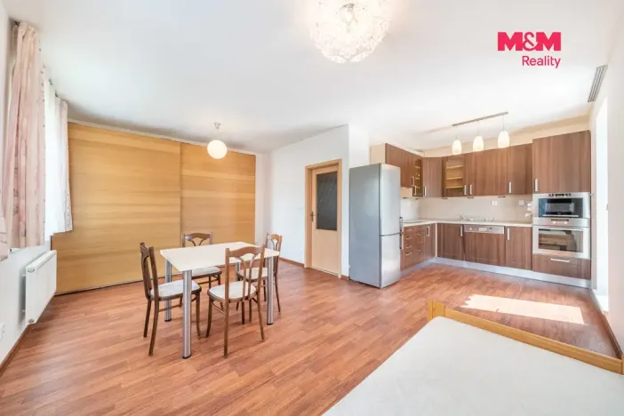 Pronájem bytu 1+kk, Plzeň - Skvrňany, Waltrova, 50 m2