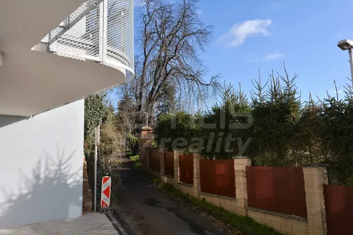 Pronájem bytu 2+kk, Praha, Davídkova, 64 m2