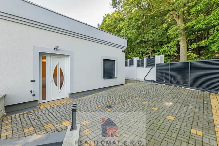 Prodej rodinného domu, Praha - Komořany, Pod lesem, 325 m2