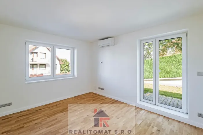 Prodej bytu 4+kk, Praha - Komořany, Pod lesem, 266 m2