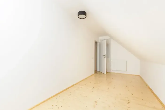 Pronájem atypického bytu, Sedlec, 73 m2