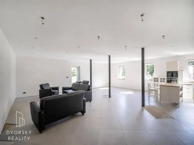 Prodej vícegeneračního domu, Žeretice, 320 m2