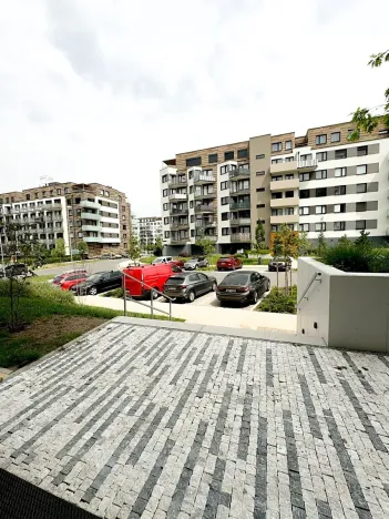 Pronájem garážového stání, Praha - Hlubočepy, Ondrákové, 12 m2