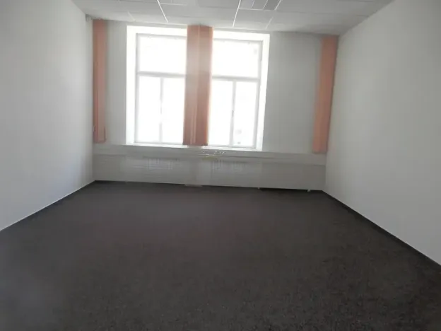 Pronájem kanceláře, Hradec Králové, Československé armády, 34 m2