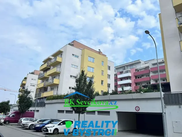 Pronájem garážového stání, Brno, Žabí, 14 m2