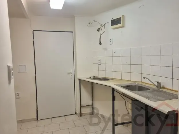 Pronájem bytu 1+1, Praha - Strašnice, Srbínská, 24 m2