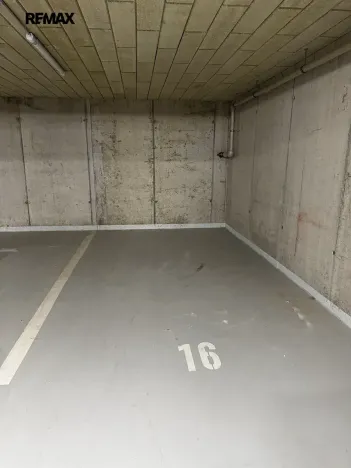 Pronájem garážového stání, Olomouc, Varšavské nám., 5 m2