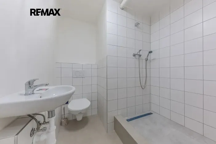 Prodej kanceláře, Praha - Střížkov, Děčínská, 45 m2