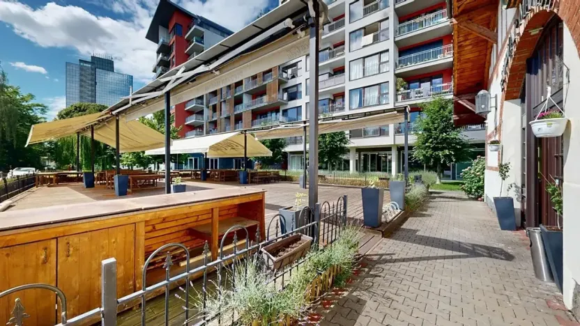Dražba restaurace, Praha - Holešovice, Jankovcova, 1096 m2