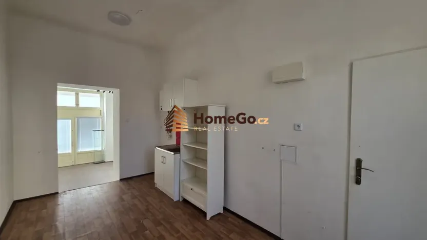 Pronájem obchodního prostoru, Praha - Vršovice, Žitomírská, 34 m2