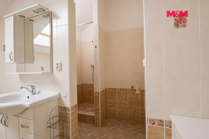 Pronájem bytu 3+1, Nový Bor, Tržní náměstí, 108 m2