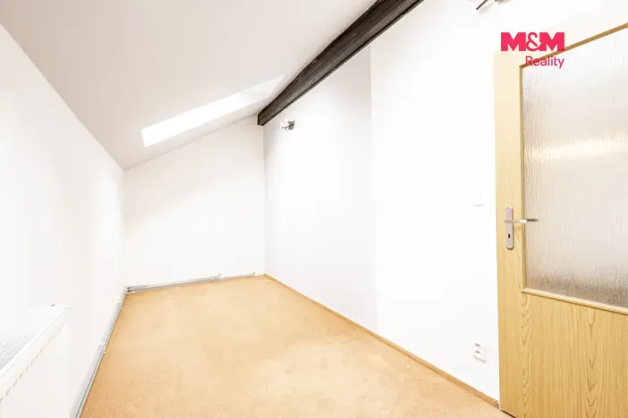 Pronájem bytu 3+1, Nový Bor, Tržní náměstí, 108 m2