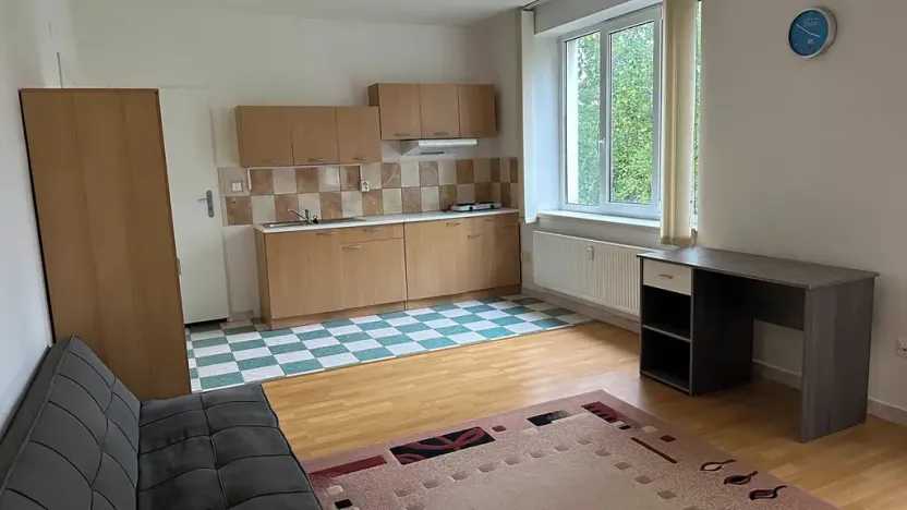 Pronájem bytu 1+kk, 35 m², U Křížku, Průhonice