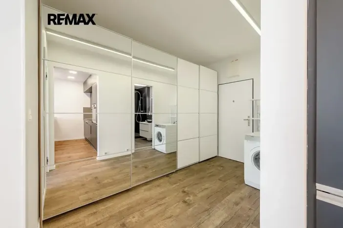 Pronájem bytu 2+kk, Praha - Vysočany, Pod Harfou, 55 m2