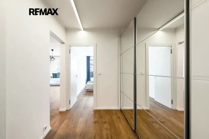 Pronájem bytu 2+kk, Praha - Vysočany, Pod Harfou, 55 m2