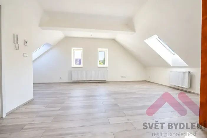 Pronájem bytu 2+kk, Praha - Zbraslav, Žitavského, 58 m2