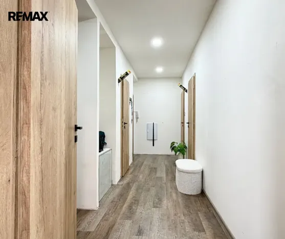 Prodej bytu 3+kk, Ostroměř, Školní, 82 m2