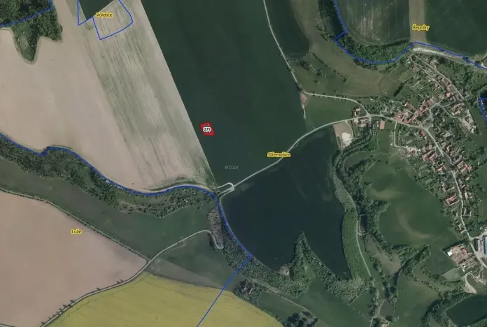 Prodej pole, Střemošice, 1129 m2