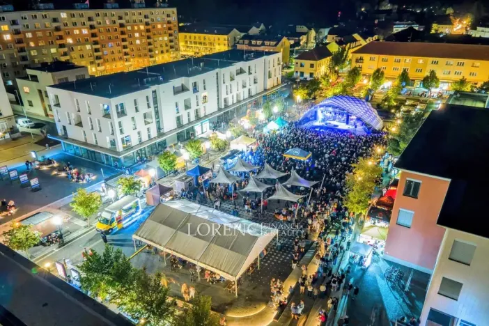 Pronájem bytu 2+kk, Veselí nad Moravou, náměstí Míru, 37 m2