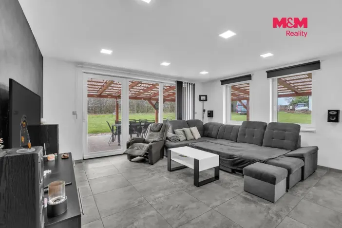Prodej rodinného domu, Podhradí - Čejkovice, 225 m2