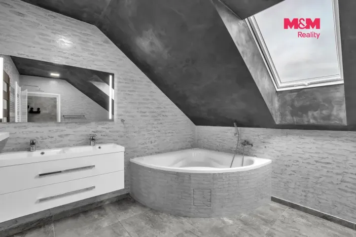 Prodej rodinného domu, Podhradí - Čejkovice, 225 m2
