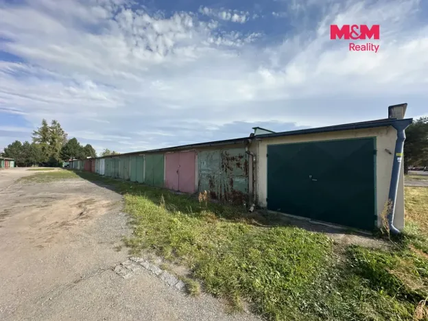 Prodej garáže, Hradec Králové, Bezručova, 18 m2