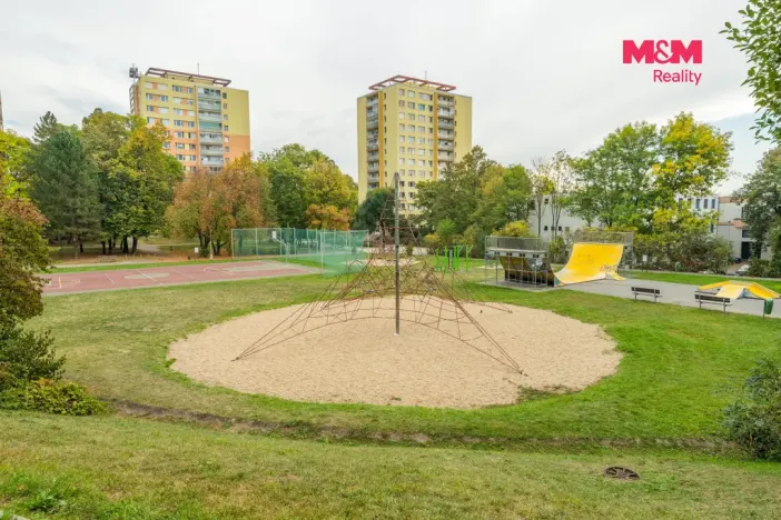 Pronájem bytu 2+1, Praha - Kobylisy, Košťálkova, 55 m2