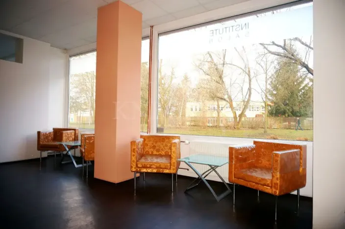Pronájem obchodního prostoru, Karlovy Vary, Krymská, 10 m2