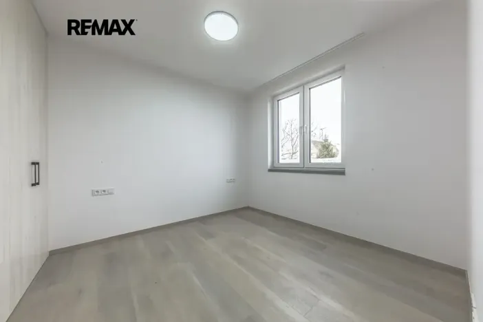 Pronájem bytu 2+kk, Kladno, Veleslavínova, 39 m2