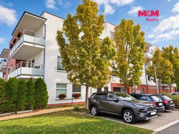 Pronájem bytu 1+kk, Hradec Králové - Nový Hradec Králové, Rybova, 36 m2
