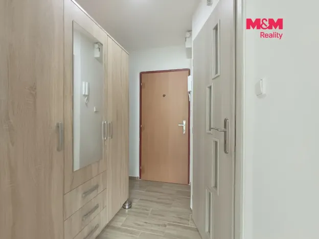 Pronájem bytu 1+kk, Slaný, Na Dolíkách, 33 m2
