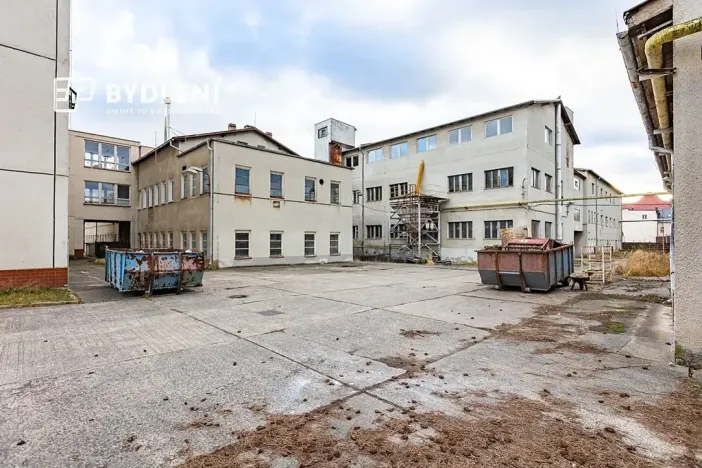 Prodej komerční nemovitosti, Duchcov, Sadová, 11341 m2