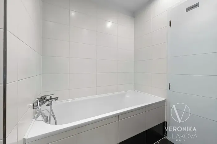 Prodej bytu 2+kk, Praha - Letňany, Hlučkova, 60 m2