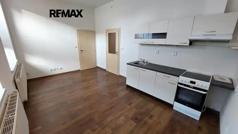 Pronájem bytu 1+kk, Rousínov, 31 m2