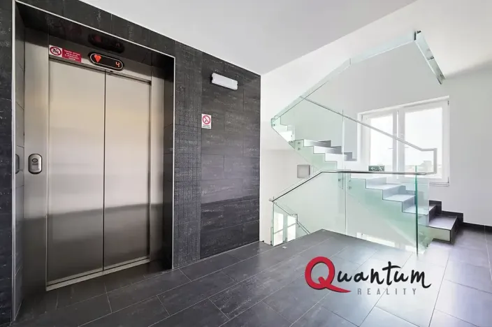 Prodej ubytování, Praha - Suchdol, Suchdolské náměstí, 19 m2