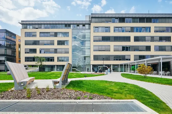 Pronájem kanceláře, Praha - Jinonice, Radlická, 1500 m2